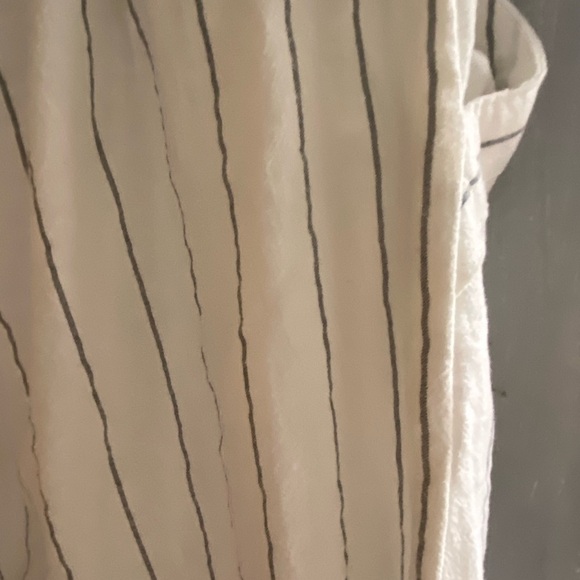 Sienna sky, extra large white with black pinstripes pants pockets $39 - Picture 3 of 4